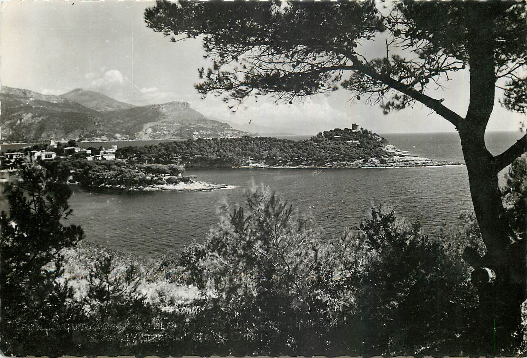 CPM Saint Jean Cap Ferrat Vue sur St Hospice Cap d'Ail et la Tete de Chien 