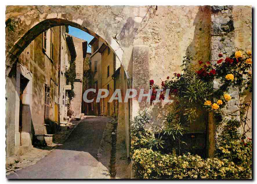 CPM Cote d'Azur St Paul de Vence A Mar Vue pittoresque sur une Ruelle 