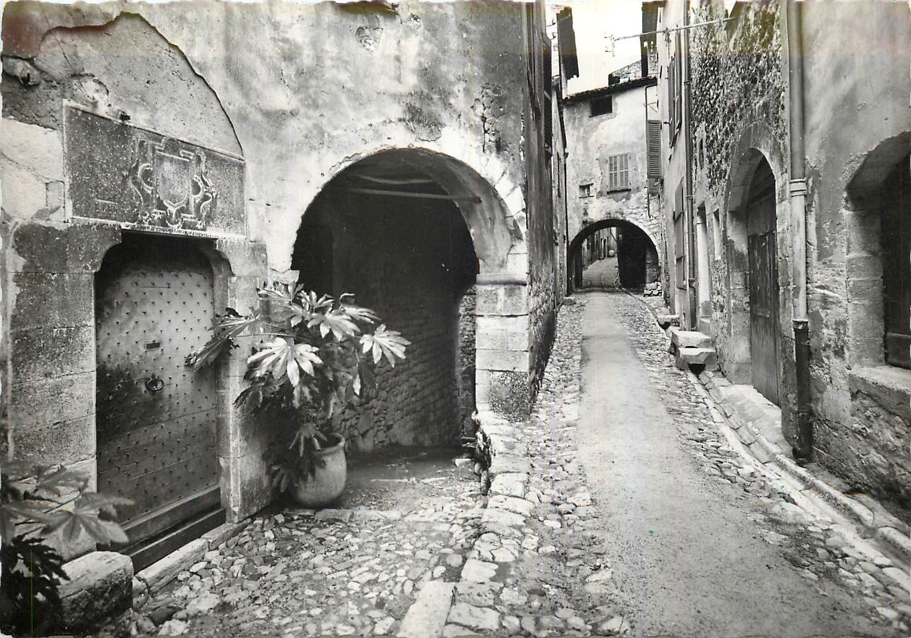 CPM Saint Paul Alpes Maritimes Vieille Rue 