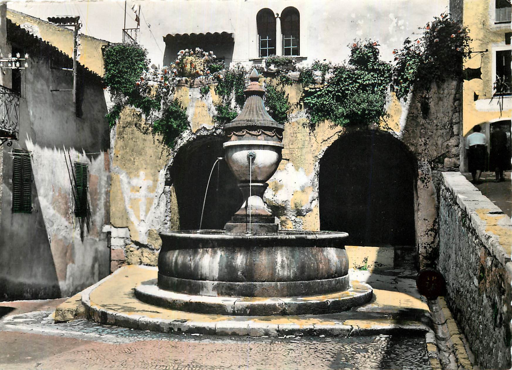 CPM Saint Paul Alpes Maritimes La Fontaine 