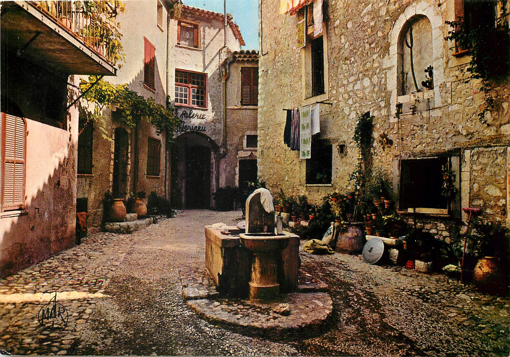 CPM La Cote d'Azur Saint Paul de Vence La Placette 