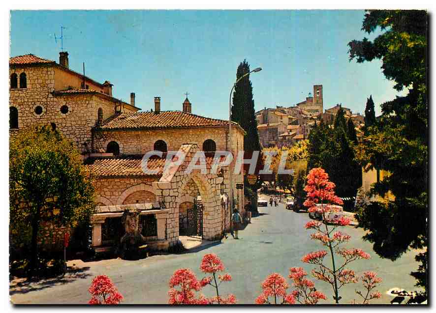 CPM St Paul Alp Mar Entree du village la collegiale et le clocher 
