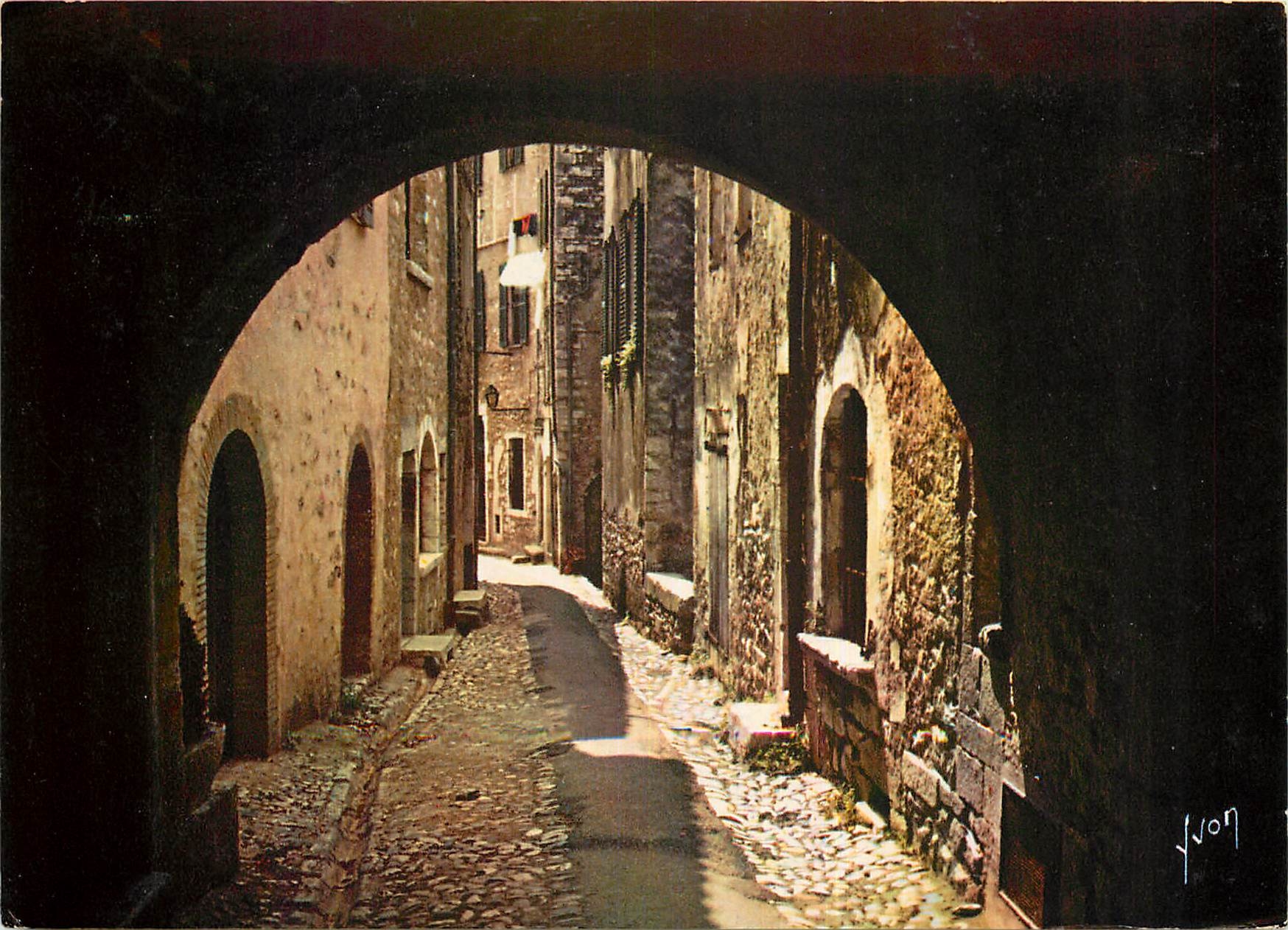 CPM Couleurs et Lumiere de France La Cote d'Azur miracle de la nature Saint Paul Alpes Maritimes Rue