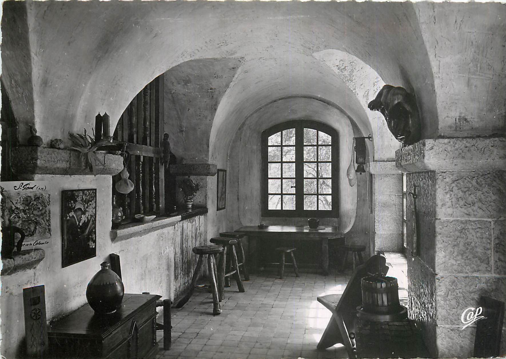 CPM Saint Paul de Vence La Colombe d'Or Le Bar 