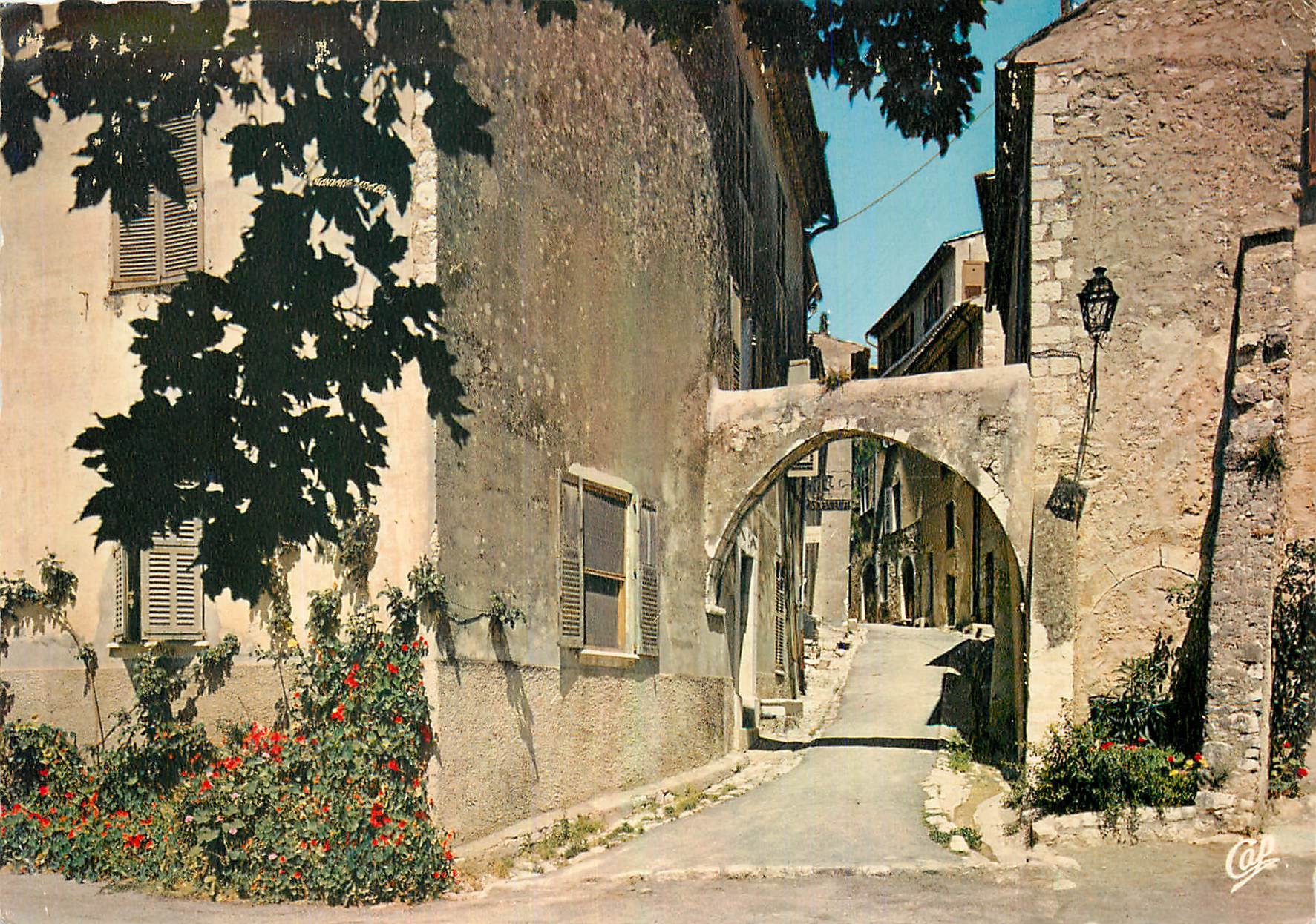 CPA Cote d'Azur Carrefour Mondial du Tourisme Saint Paul Une Ville Royale de l'Ancienne France Vieil