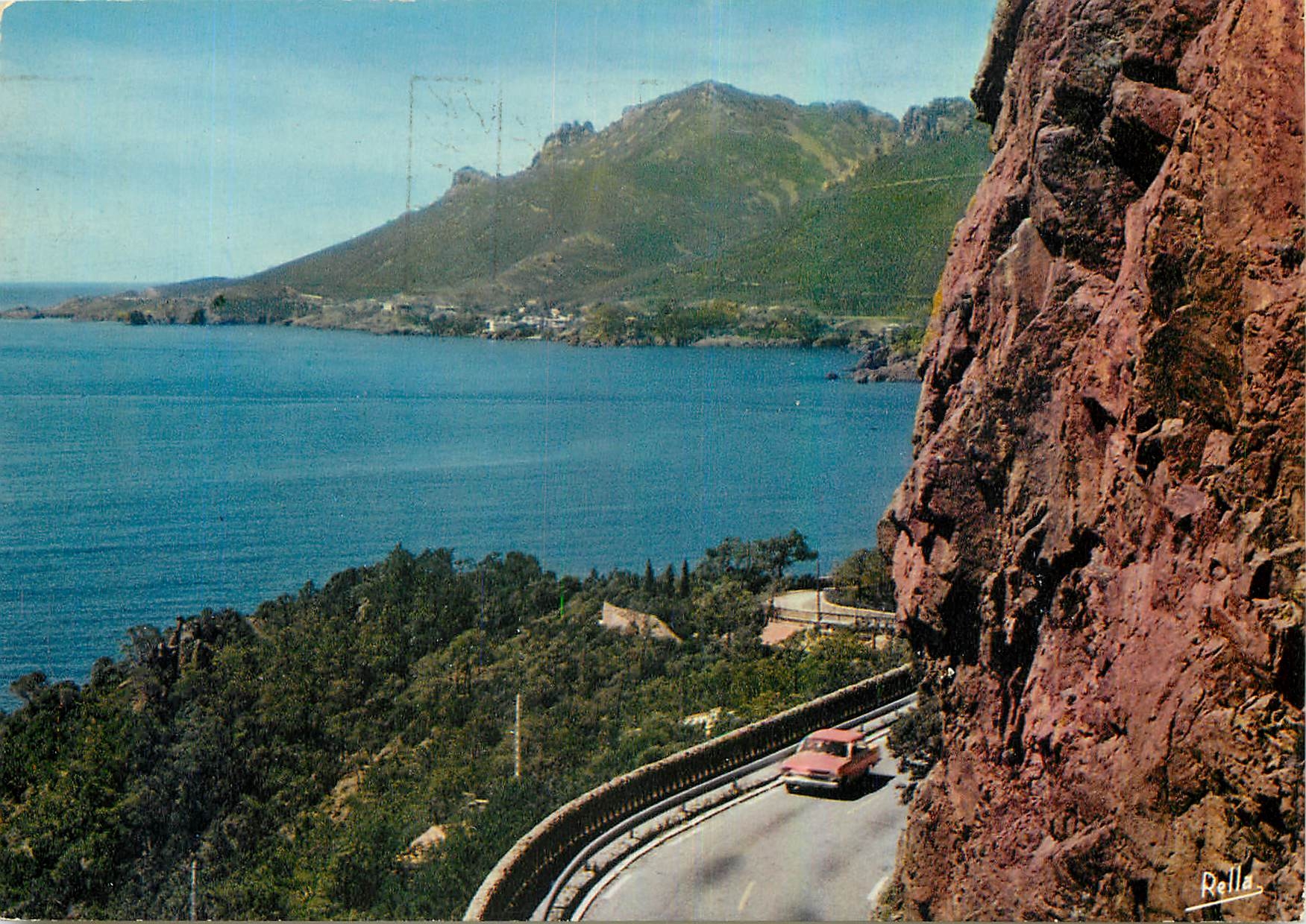 CPA La Corniche d'Or Theoule sur Mer A M Vue sur Miramar d'Esterel et le Trayas 