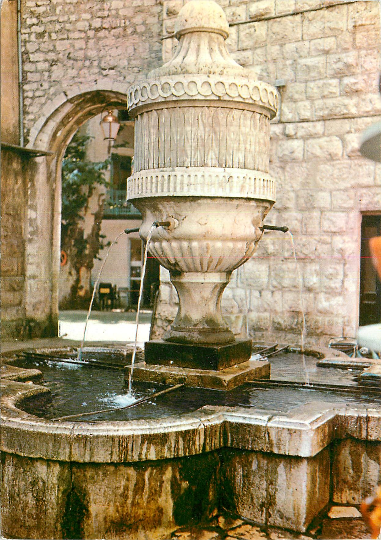 CPM Cote d'Azur Vence La Fontaine du Peyra 