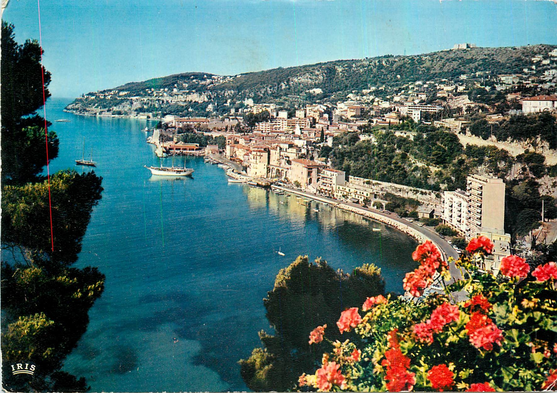 CPM La Cote d'Azur Villefranche sur Mer Vue generale 