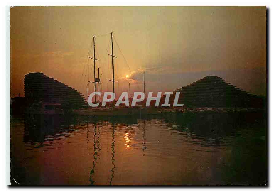 CPM La Cote d'Azur inoublible Villeneuve Loubet Coucher de soleil sur Marina Baie des Anges 