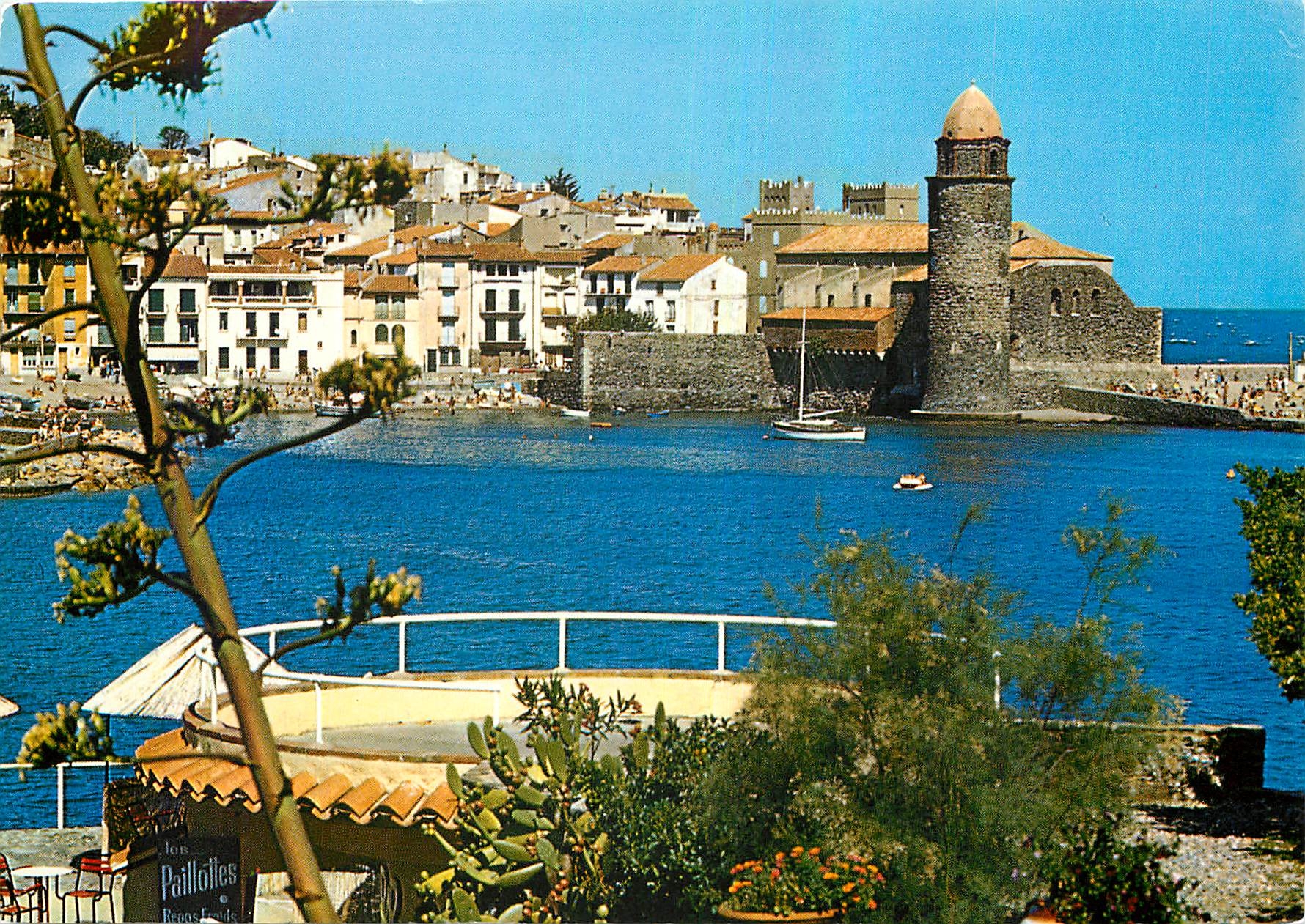 CPM La Cote Vermeille Collioure Vues du jardin de La Balette le port et la tour de l'eglise 
