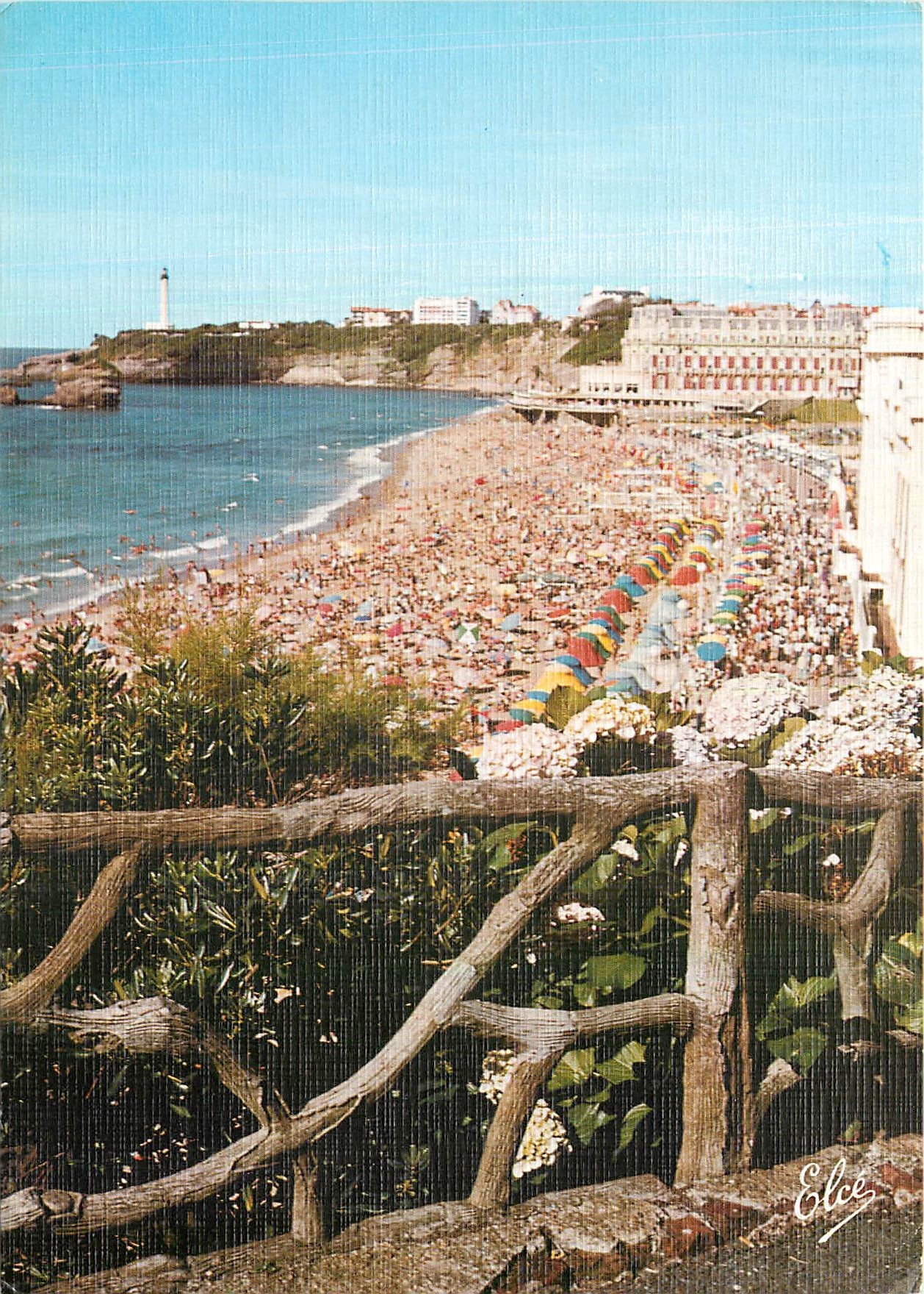 CPM Biarritz La Grand Plage le Casino L'Hotel du Palais et le Phare 