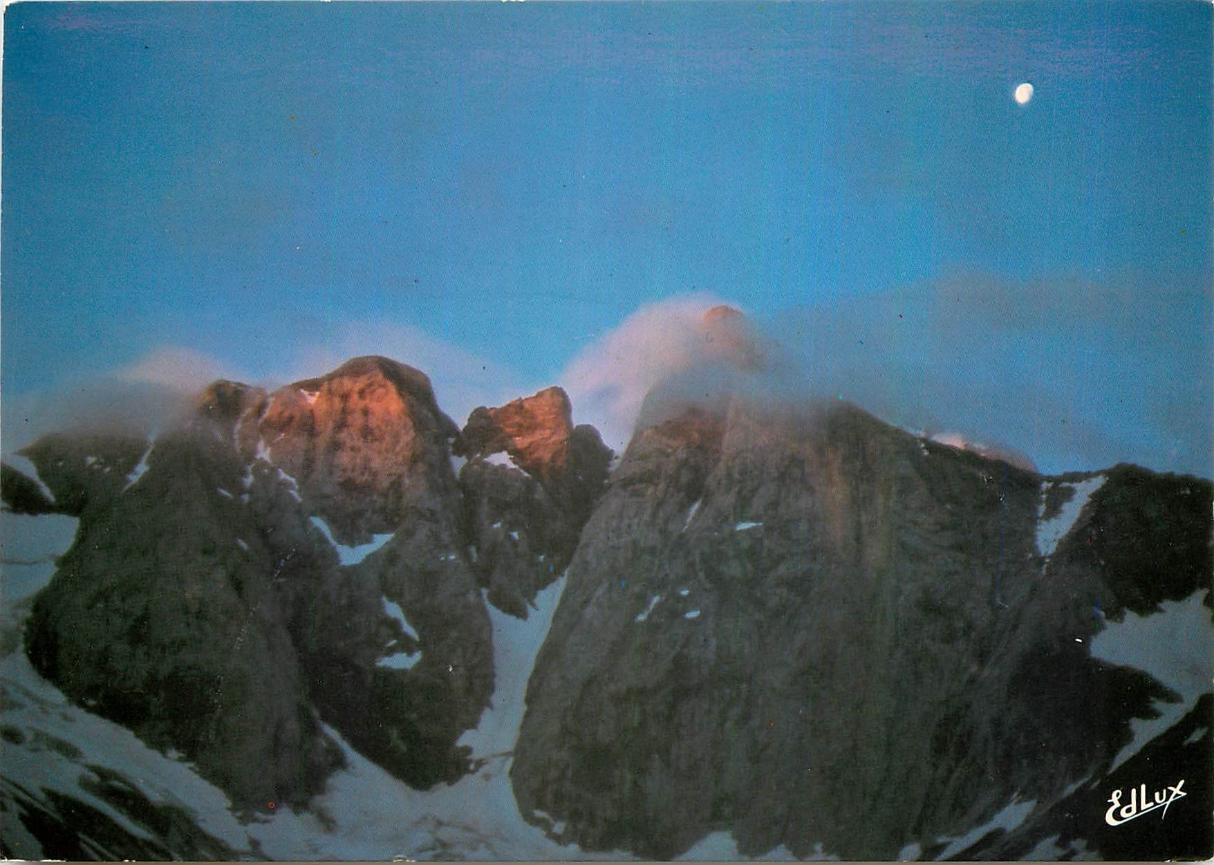 Hautes Pyrénées — Prémiers lueurs de l'aube sur le Vignemale 3298 m — Édition A. Doucet, Lourdes