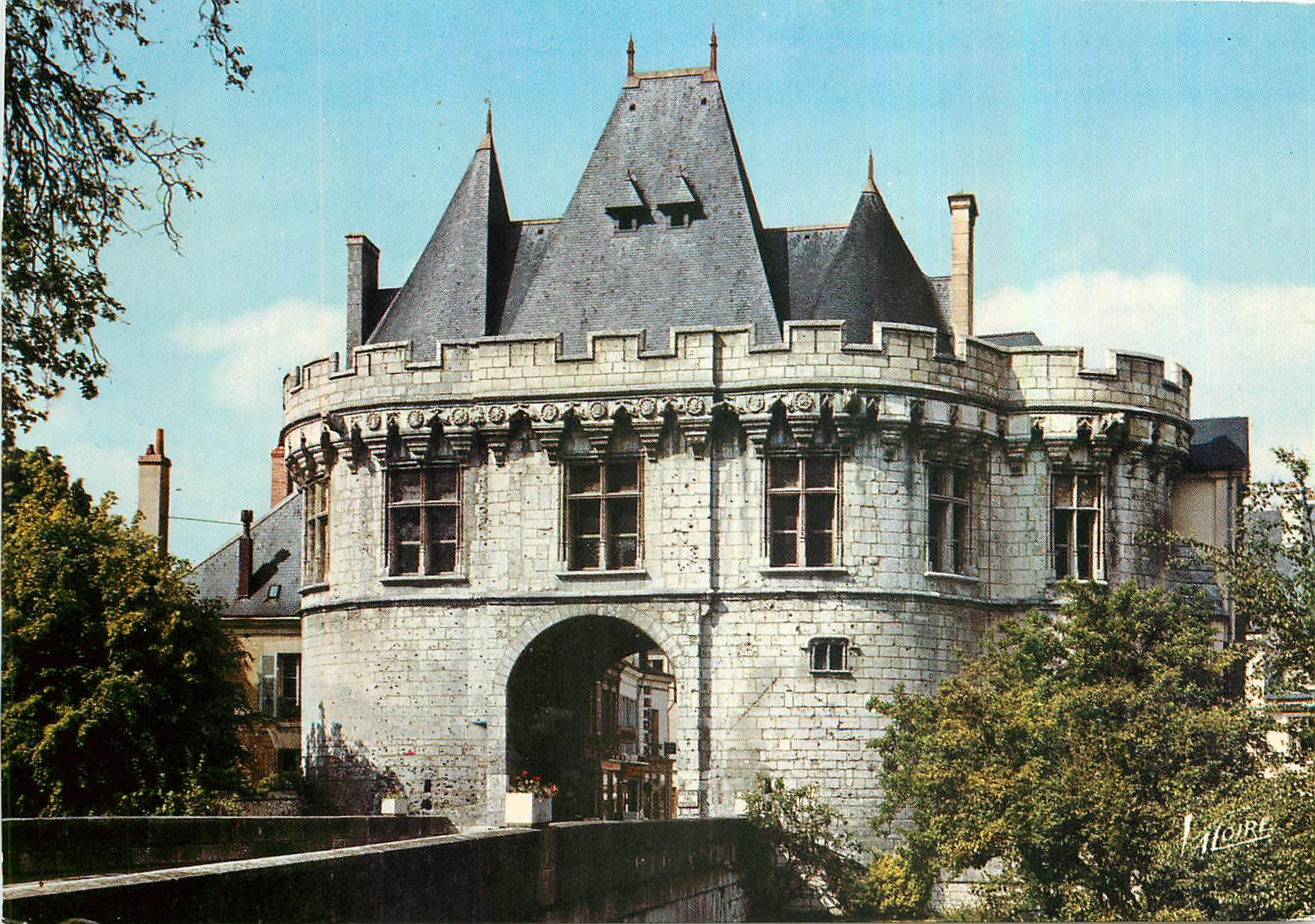 CPM La Vallee du Loir Vendome Loir et Cher La porte Saint Georges 
