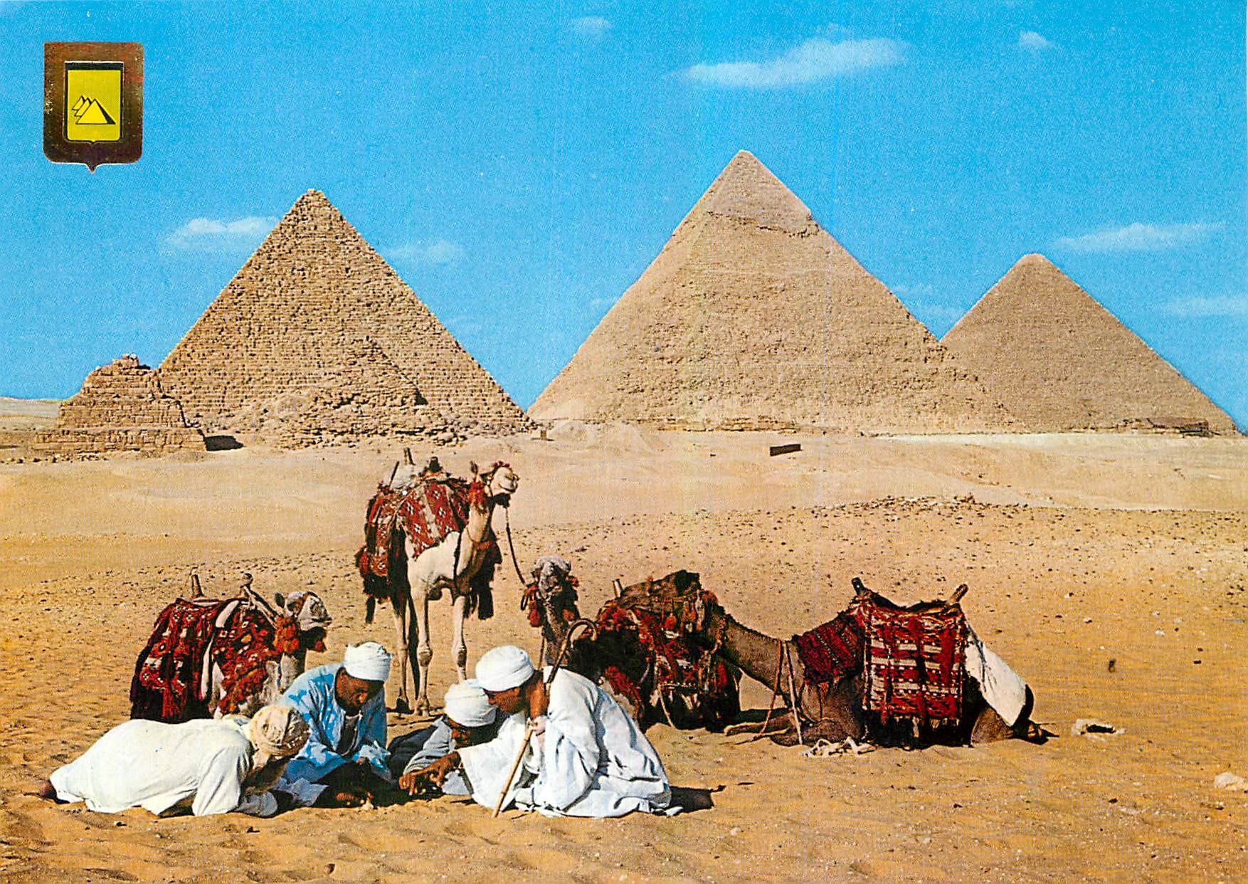CPM Guizeh Les Pyramides de Kheops Khephren et Mycerinos Chameaux