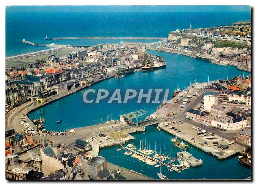 CPM Dieppe S Mar Vue generale aerienne du port La gare maritime 