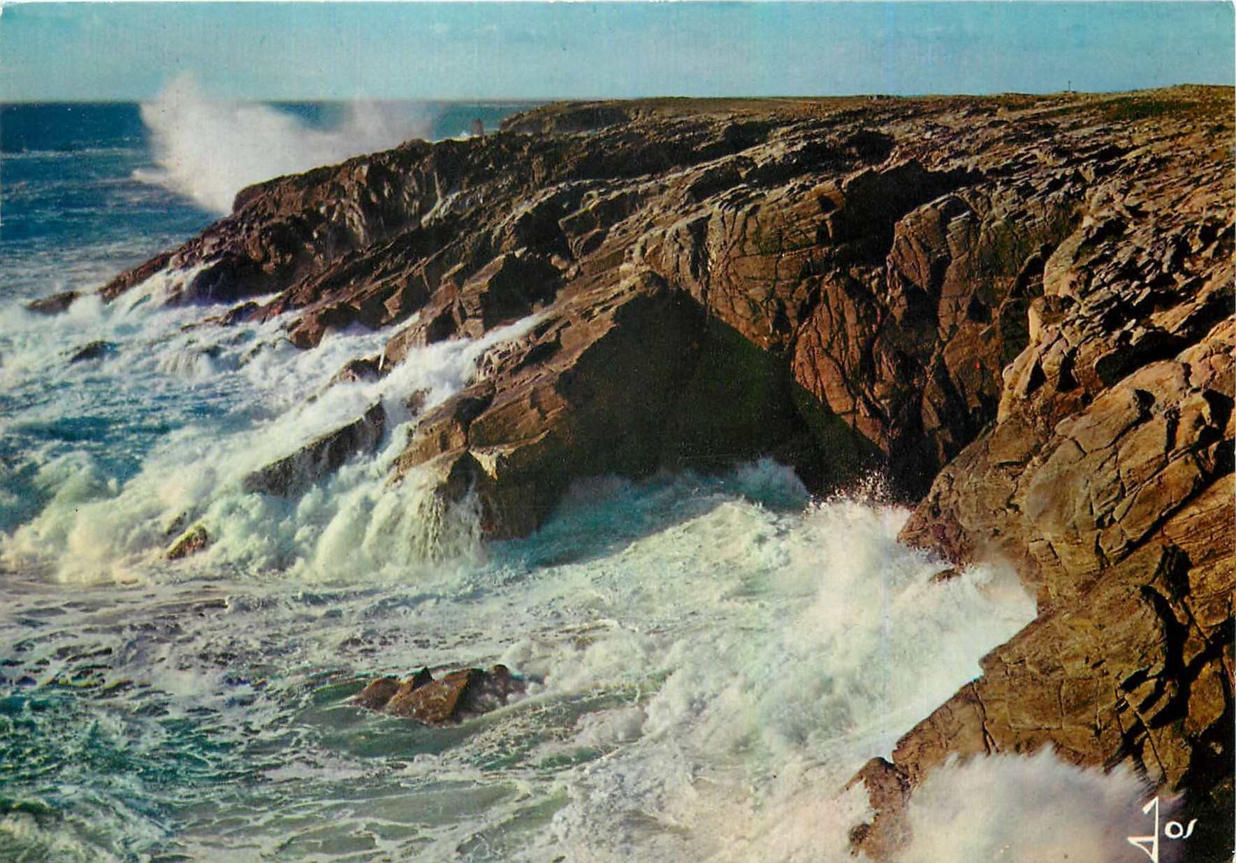 CPM La Bretagne en Couleurs Quiberon Cote Sauvage par gros temps 