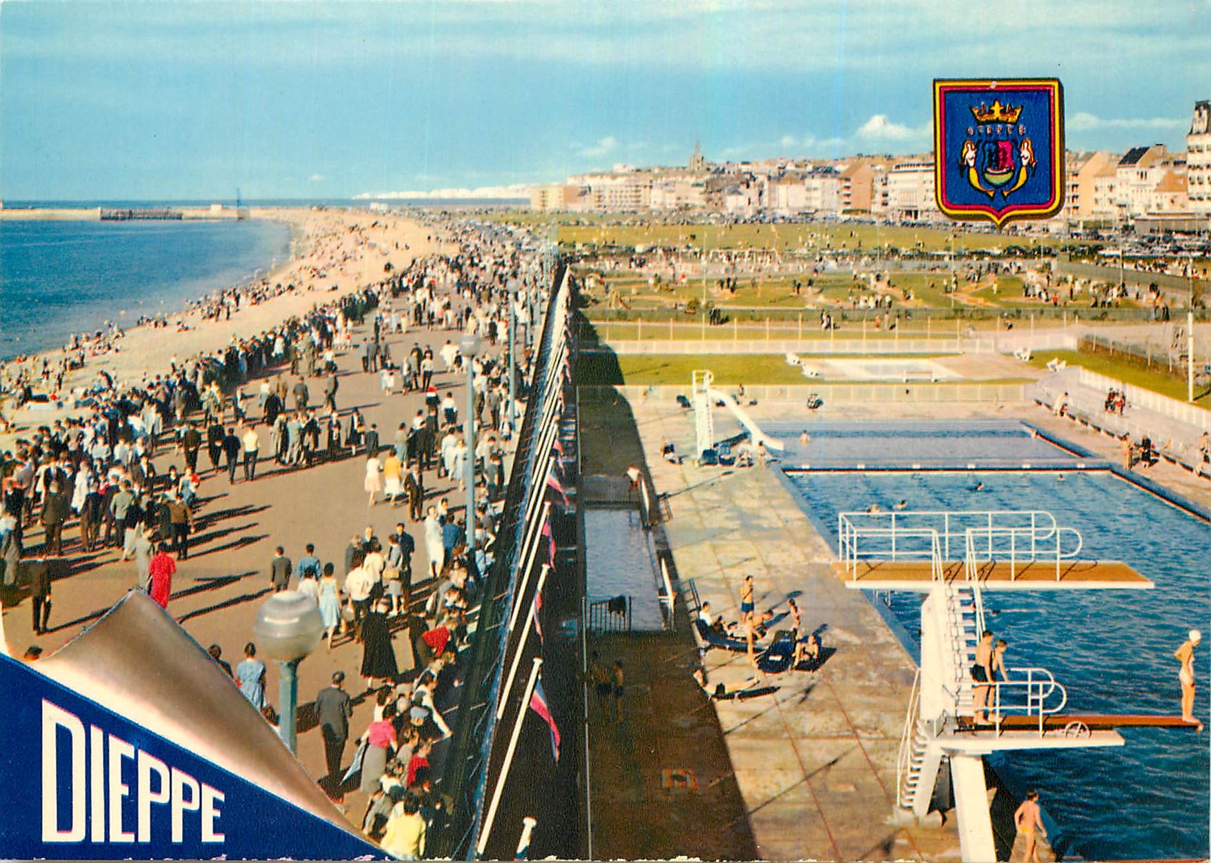 CPM Normandie France Dieppe La piscine et la plage 