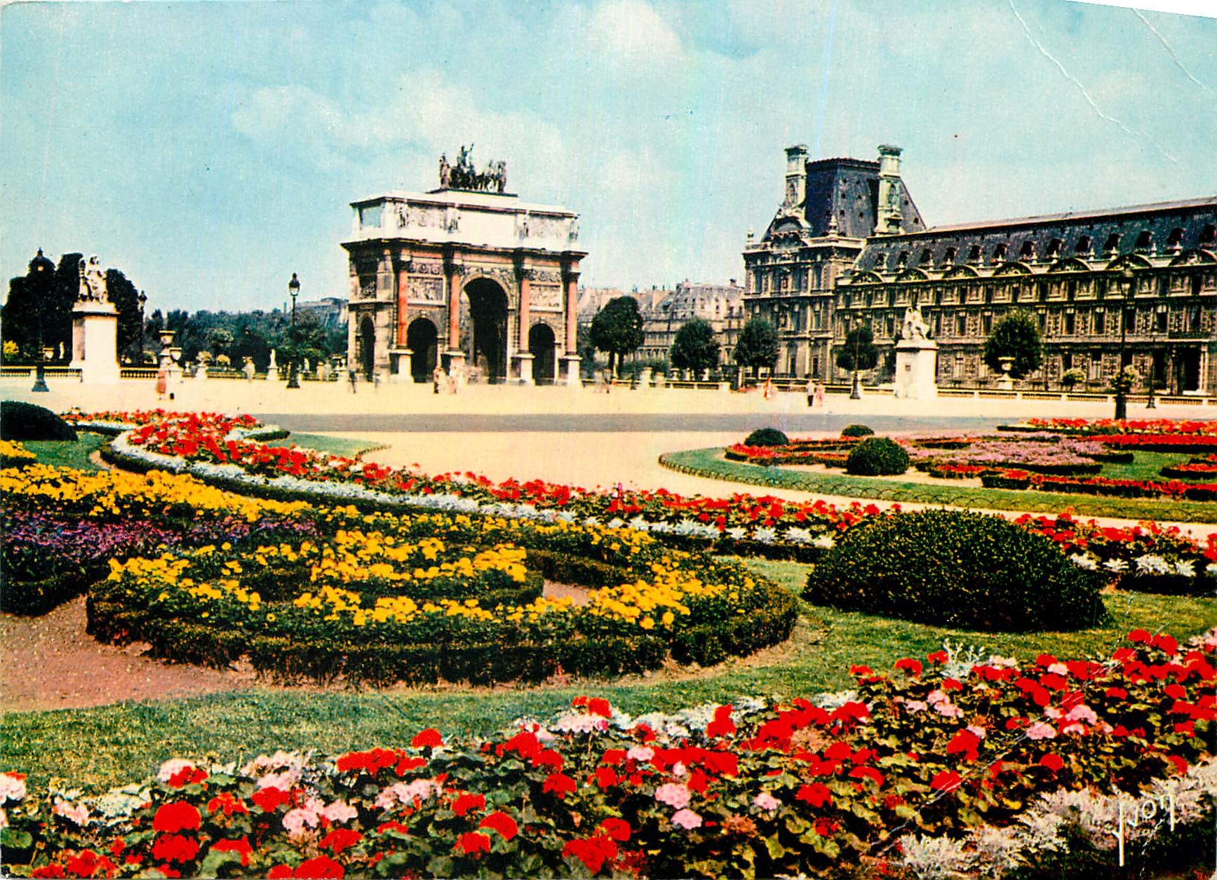 CPM Paris Jardin des Tuileries et Atc de Triomphe du Carrousel 
