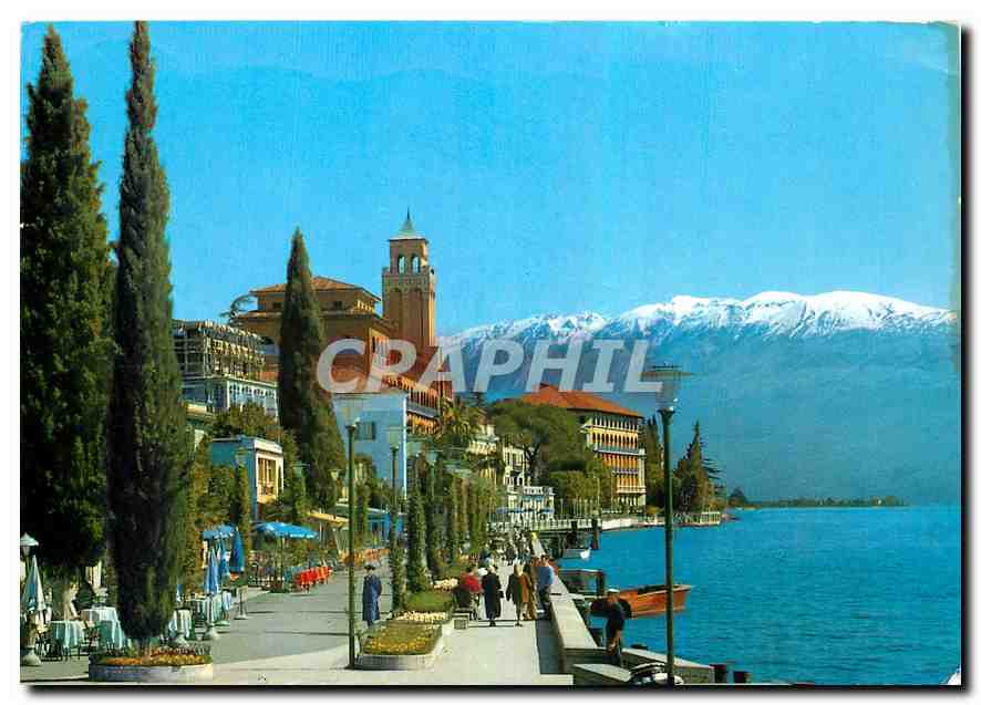 CPM Gardone Riviera Lac de Garda Promenade au Lac 