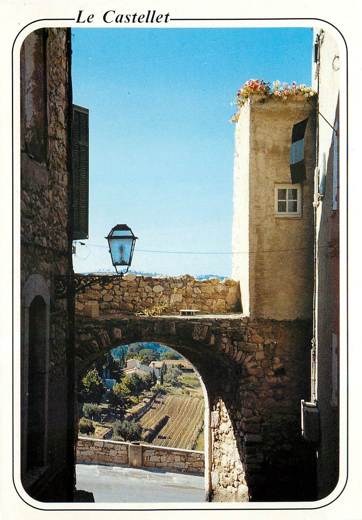 CPM Au soleil de la Cote d'Azur Le Castellet Village medieval 