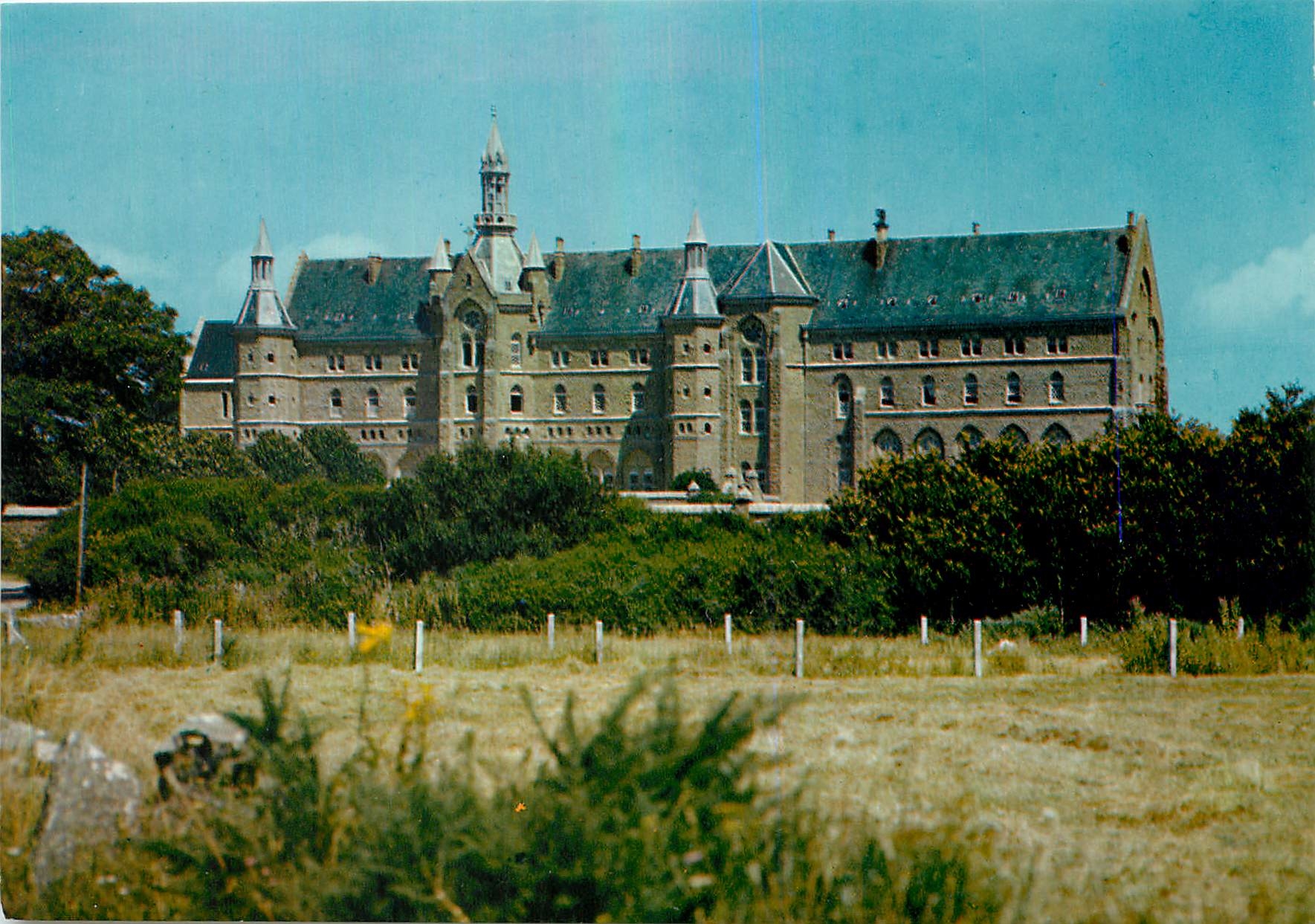 Plouharnel (Morbihan) — Exterieur de l'Abbaye des Bénédictines de Saint-Michel de Kergonan — Éditions Artaud & Cie