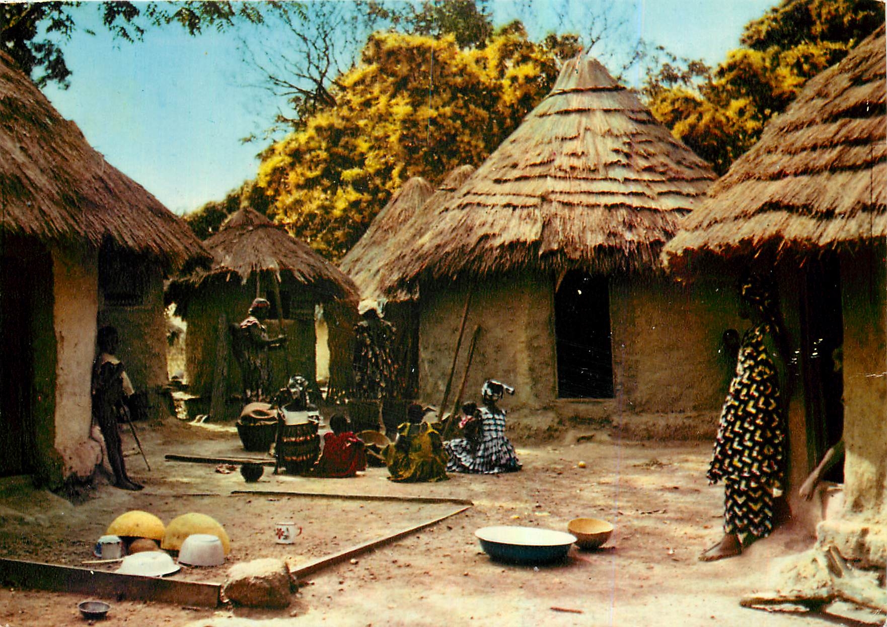 CPM Afrique en Couleurs Village africain 