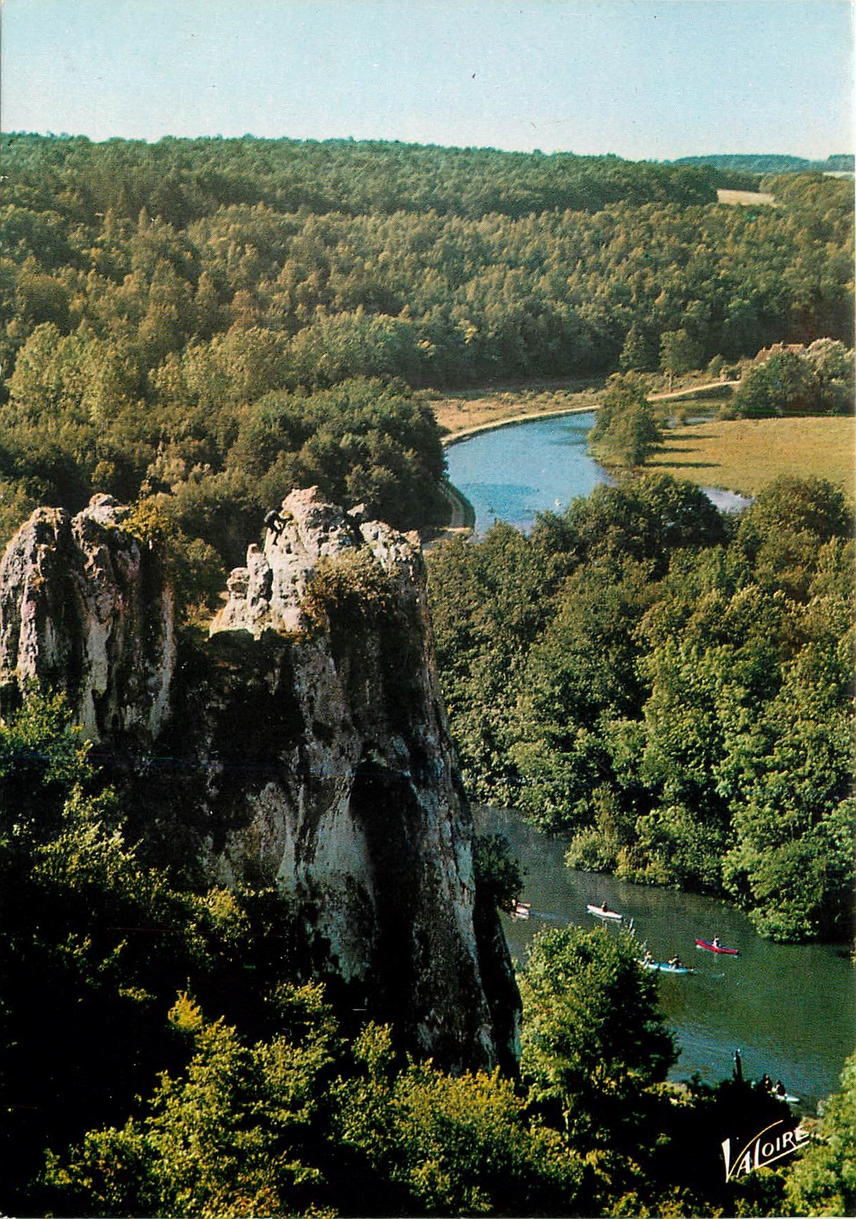 CPM La Vallee de l'Yonne Les rochers du Saussais Centre d'entrainement du club alpin 