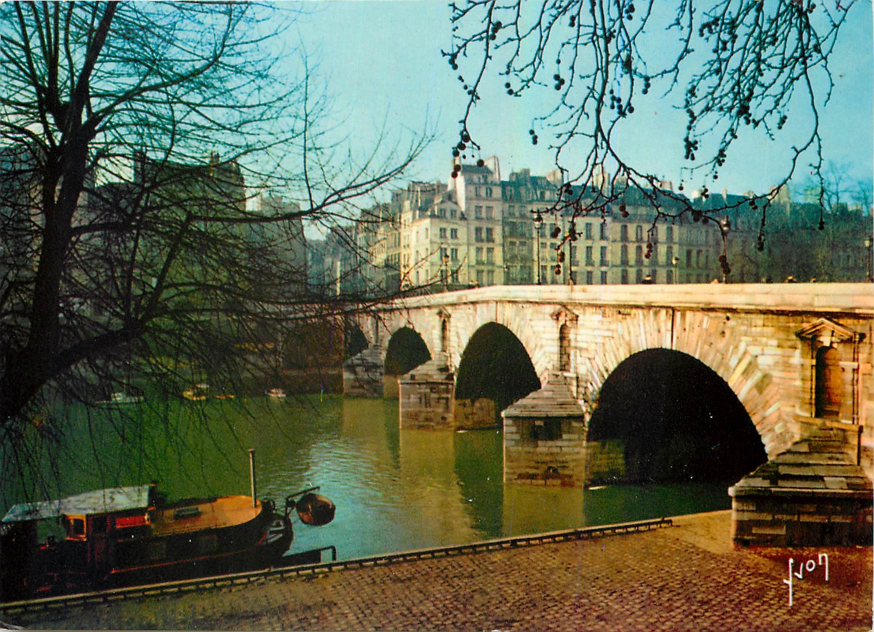 CPM Couleurs et Lumiere de France Paris Les bords de la Seine Le Quai d'Anjou et le vieux Pont Marie