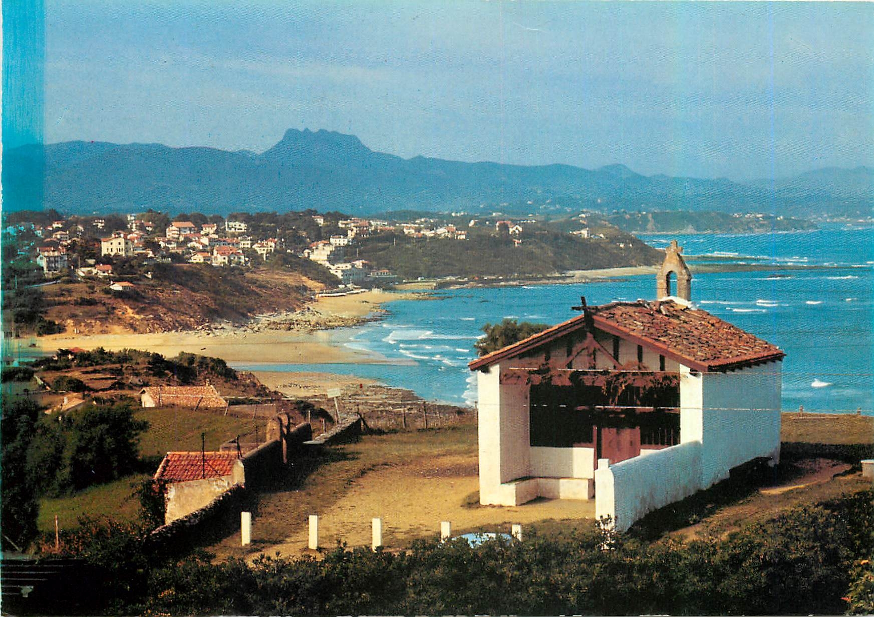 CPM Bidart La Chapelle de la Madeleine au fond Guetary et la Chaine des Pyrenees 