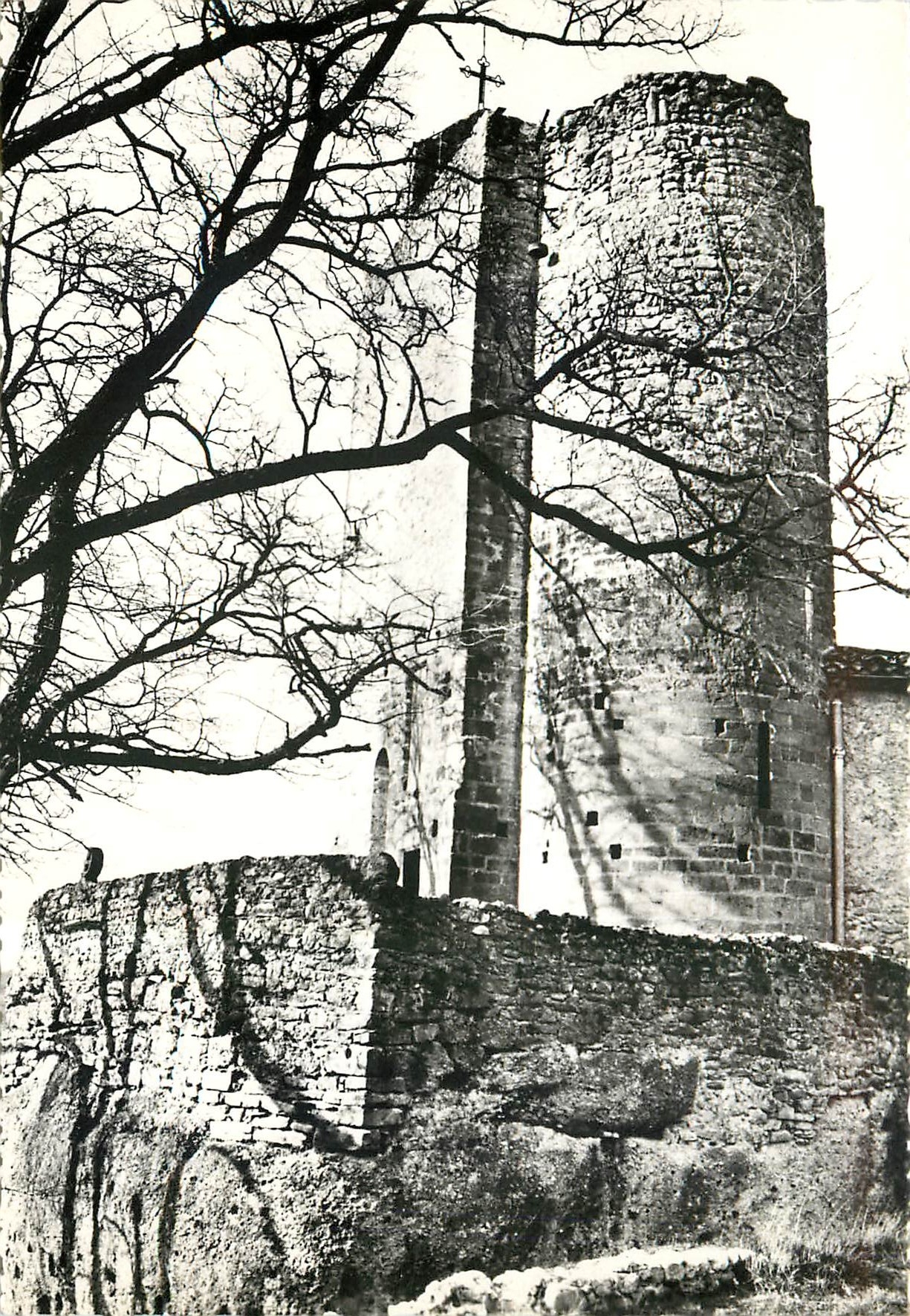 CPM Vals Ariege Eglise Rupestre Corolingienne Tour Appuis merovingiens Croix Celtique 