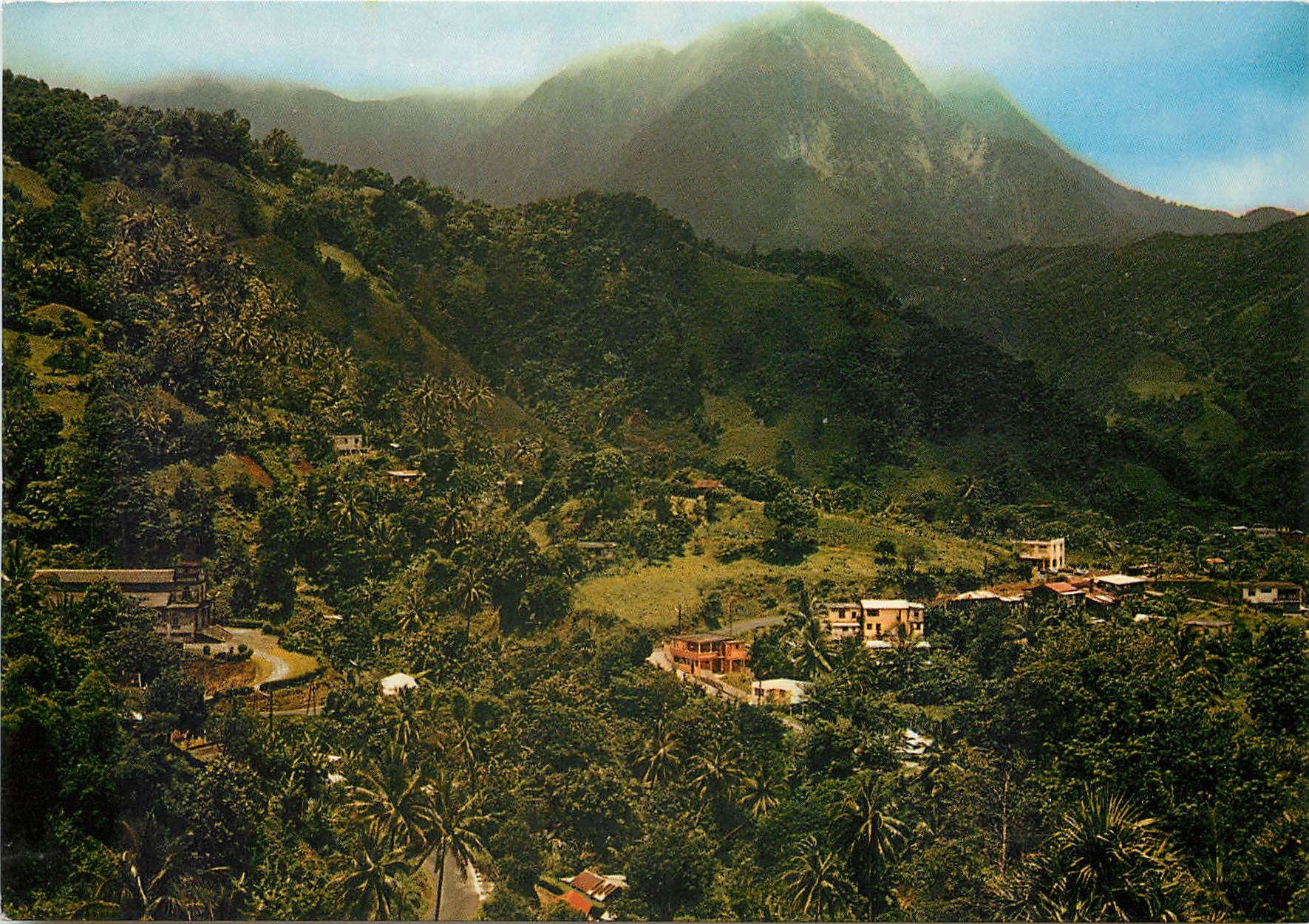 CPM Martinique le Village de Fond St Denis 