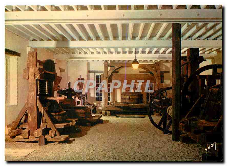 CPM En Champagne Un aspects du Musee des Pressoirs Champagne Mercier Epernay 