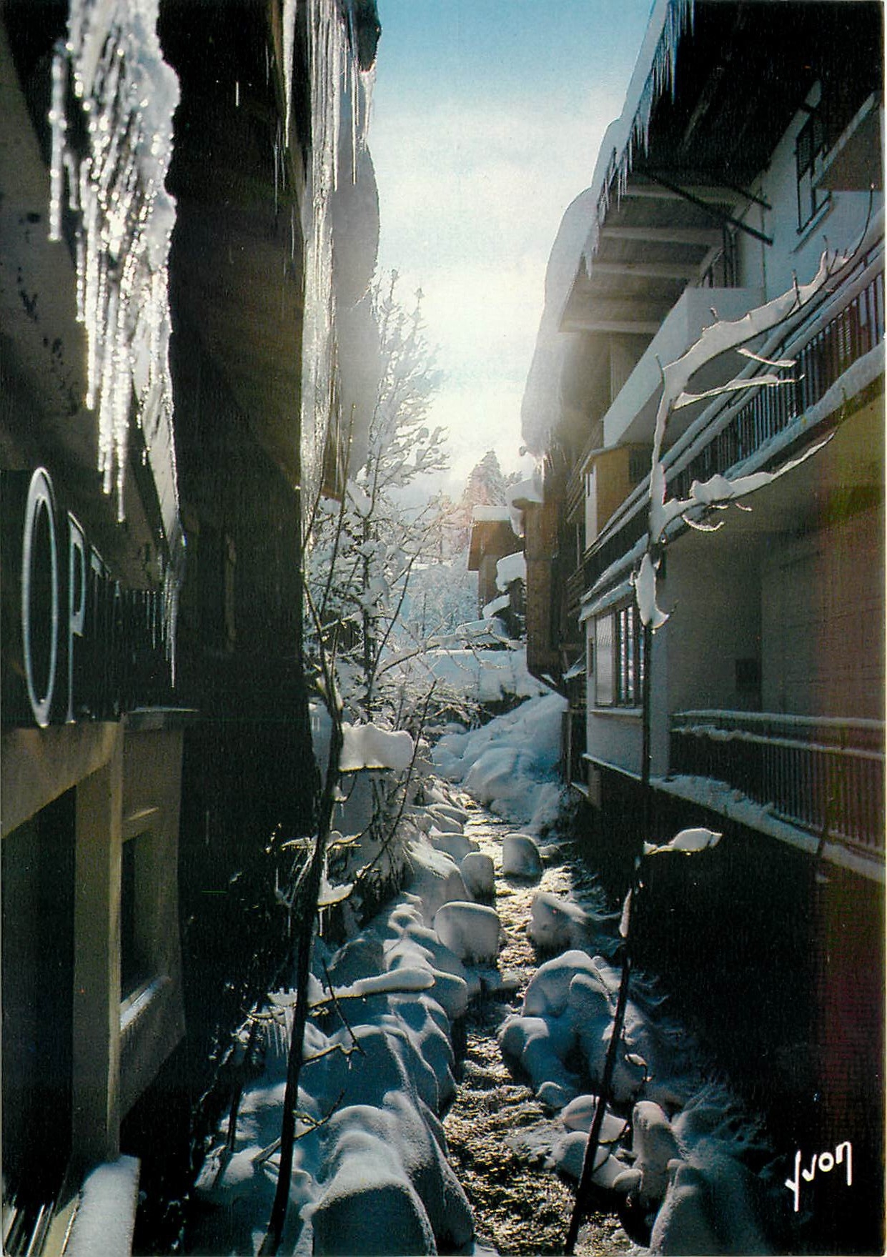 Mégeve — Contre-jour sur la rivière en hiver — Éditions d'Art Accueil