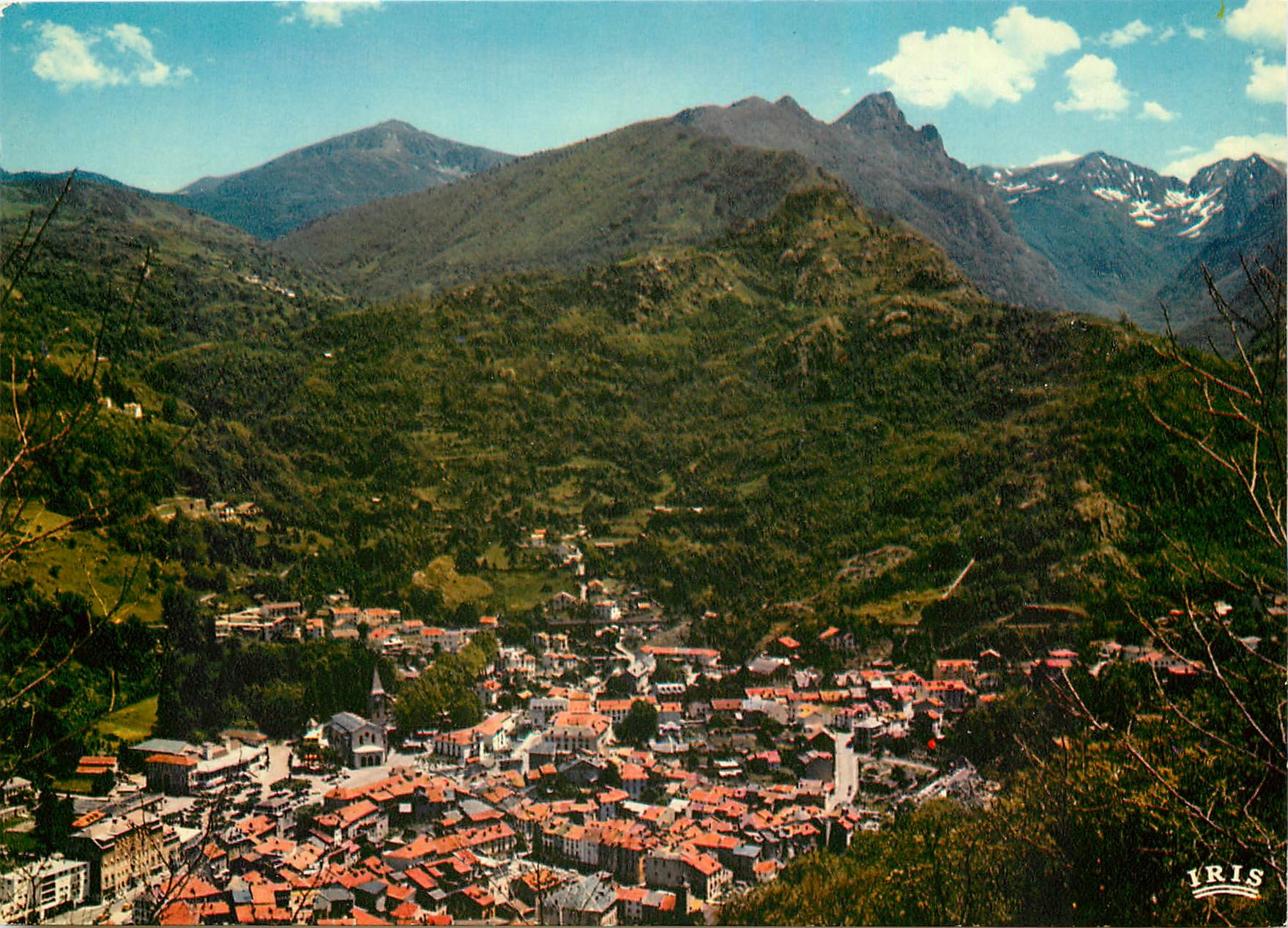 CPM Les Pyrenees Ariegeoises Ax les Thermes Station Thermale ete et hiver La vue generale 