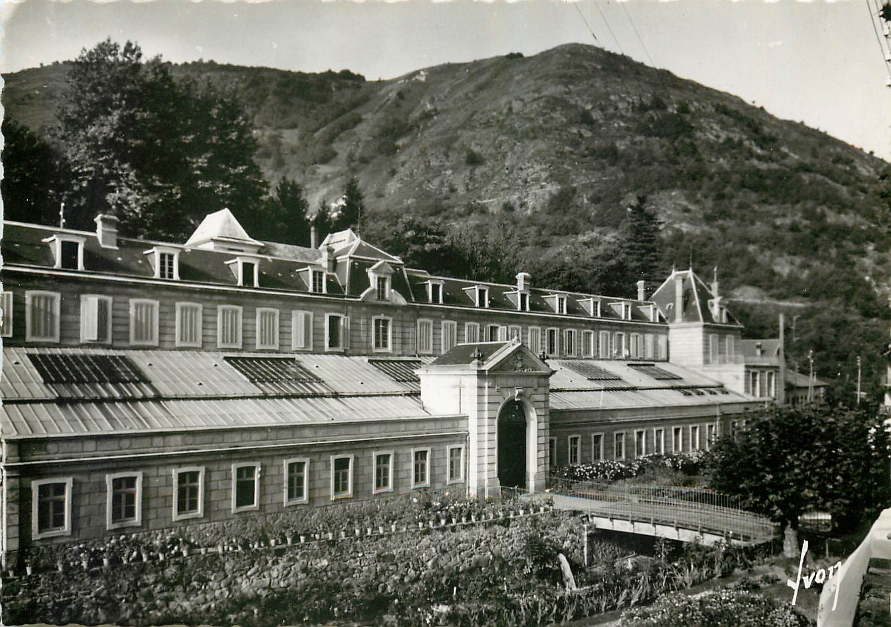 CPM Ax les Thermes Ariege Etablissement thermal Le Teich au bord de l'Oriege 