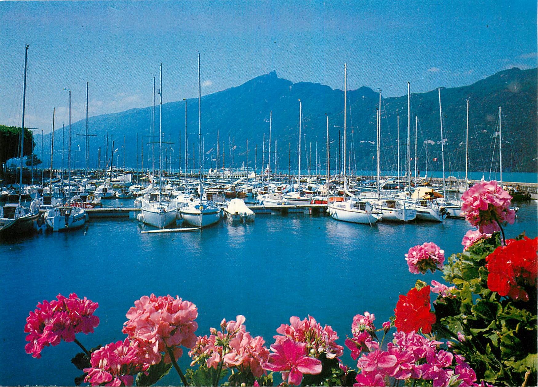 CPM Aix les Bains Savoie Le Lac de Bourget le Grand Port et la Dent du Chat 