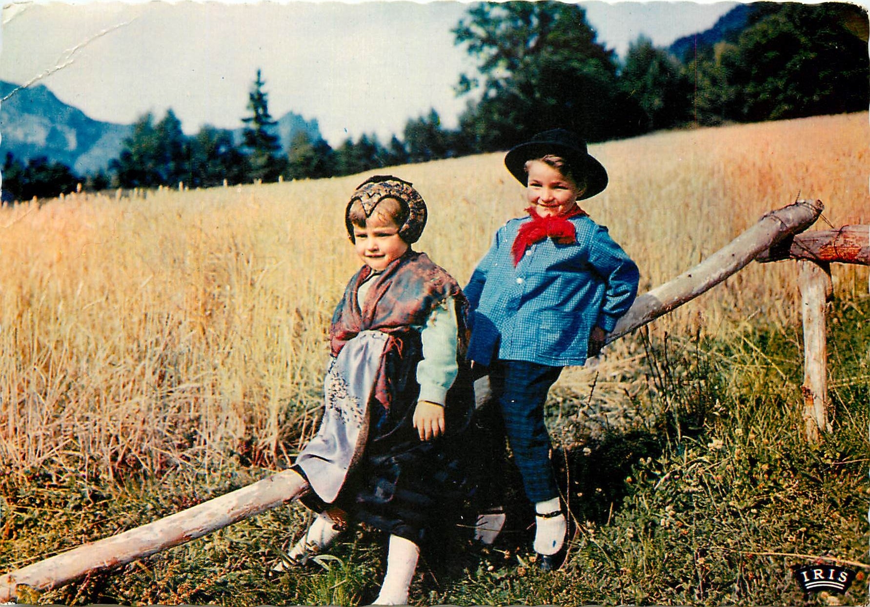 CPM Types de Savoie Jeudesse Savoyarde 