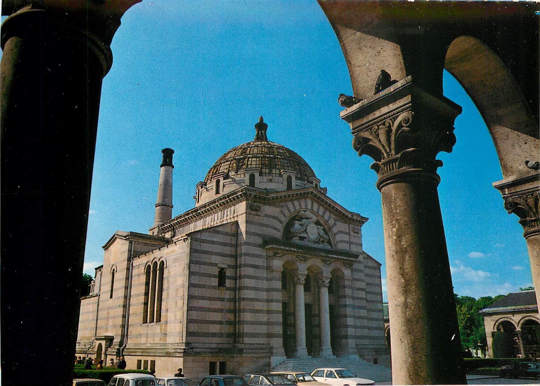 CPM Le Columbarium Paris Pere Lachaise