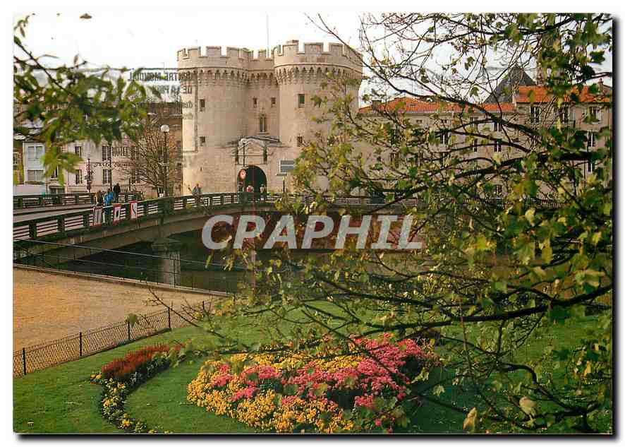 CPM Verdun Meuse Lorraine France La porte Chaussee 