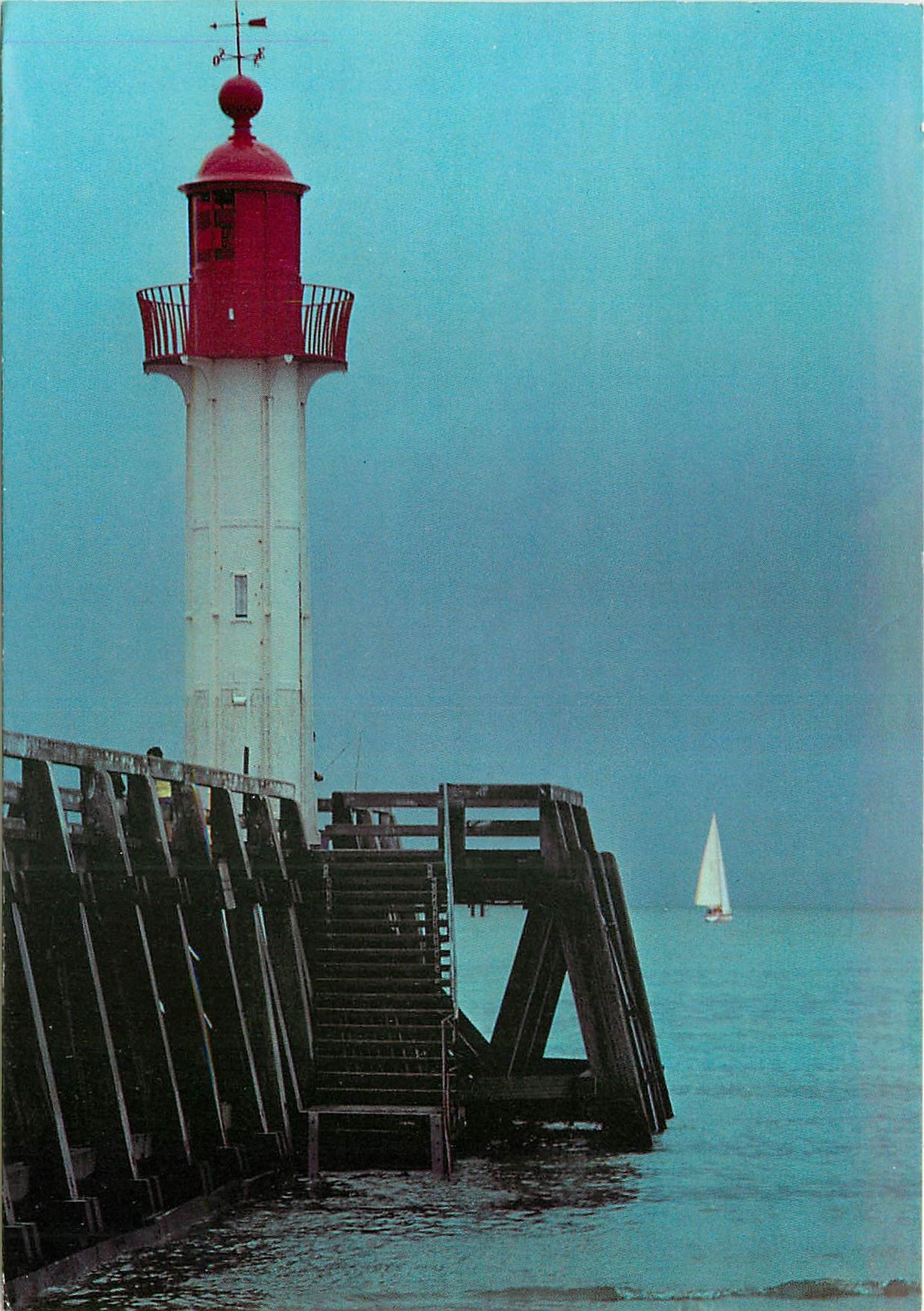CPM Cote fleurie Deauville Calvados La jetee Phare