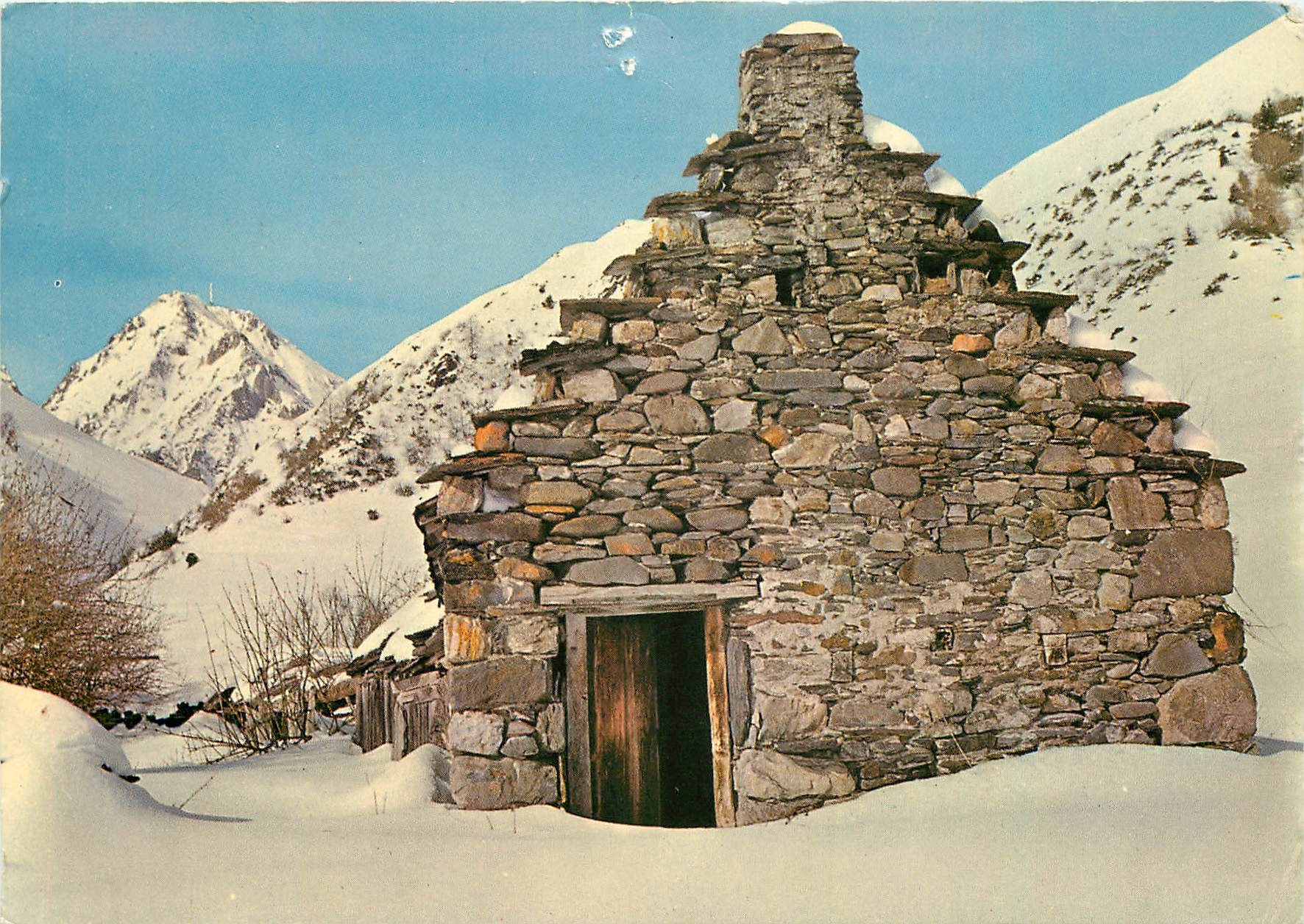 CPM Nos Belles Pyrenees Grande sous la Neige 