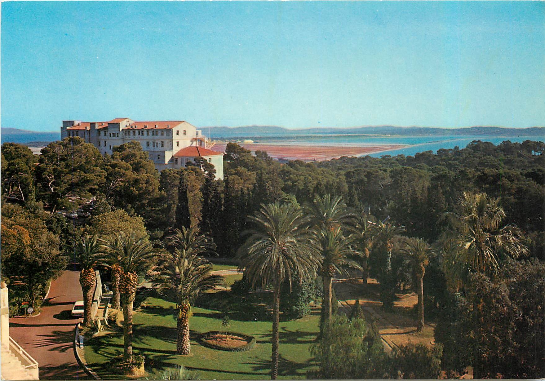 CPM Hopital leon Berard Hyeres Le Pavillon Mont Clair vu du pavillon Felix Berard 