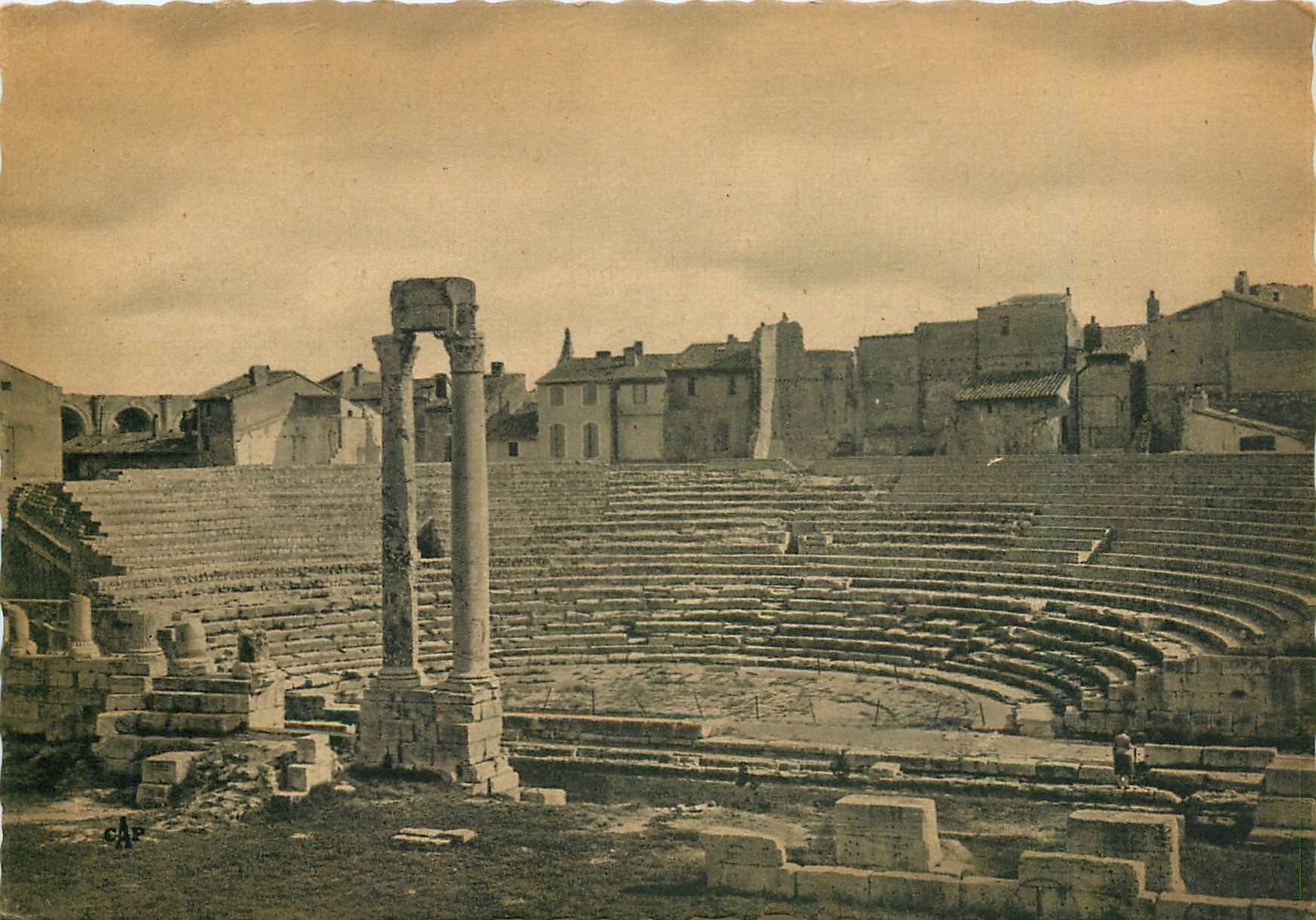CPM Arles Ensemble des ruines du Theatre Antique 