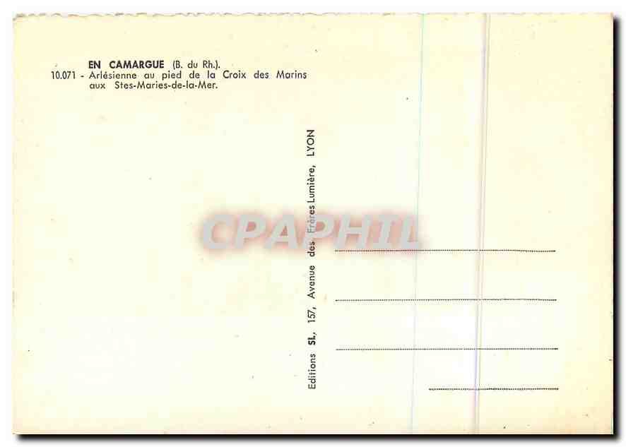 CPM En Camargue B du Rh Arlesienne au pied de la Croix des Marins aux Stes Maries de la Mer  — Rückseite