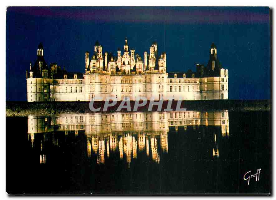 Chambord — Façade nord illuminée — Éditions Diplôme, Paris