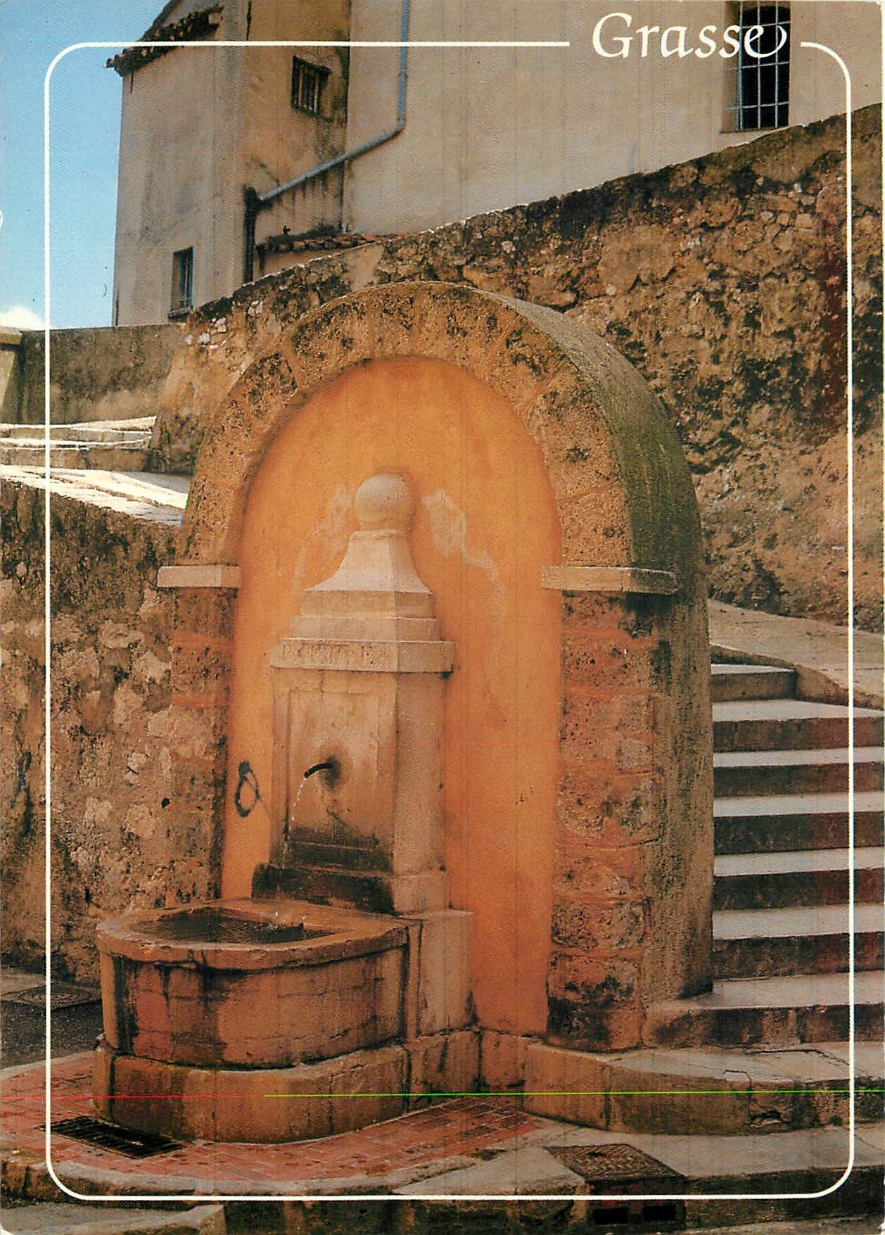 CPM Grasse Station Climatique Cite d'Art et d'Histoire Capitale mondiale des parfums Vieille ruelle 
