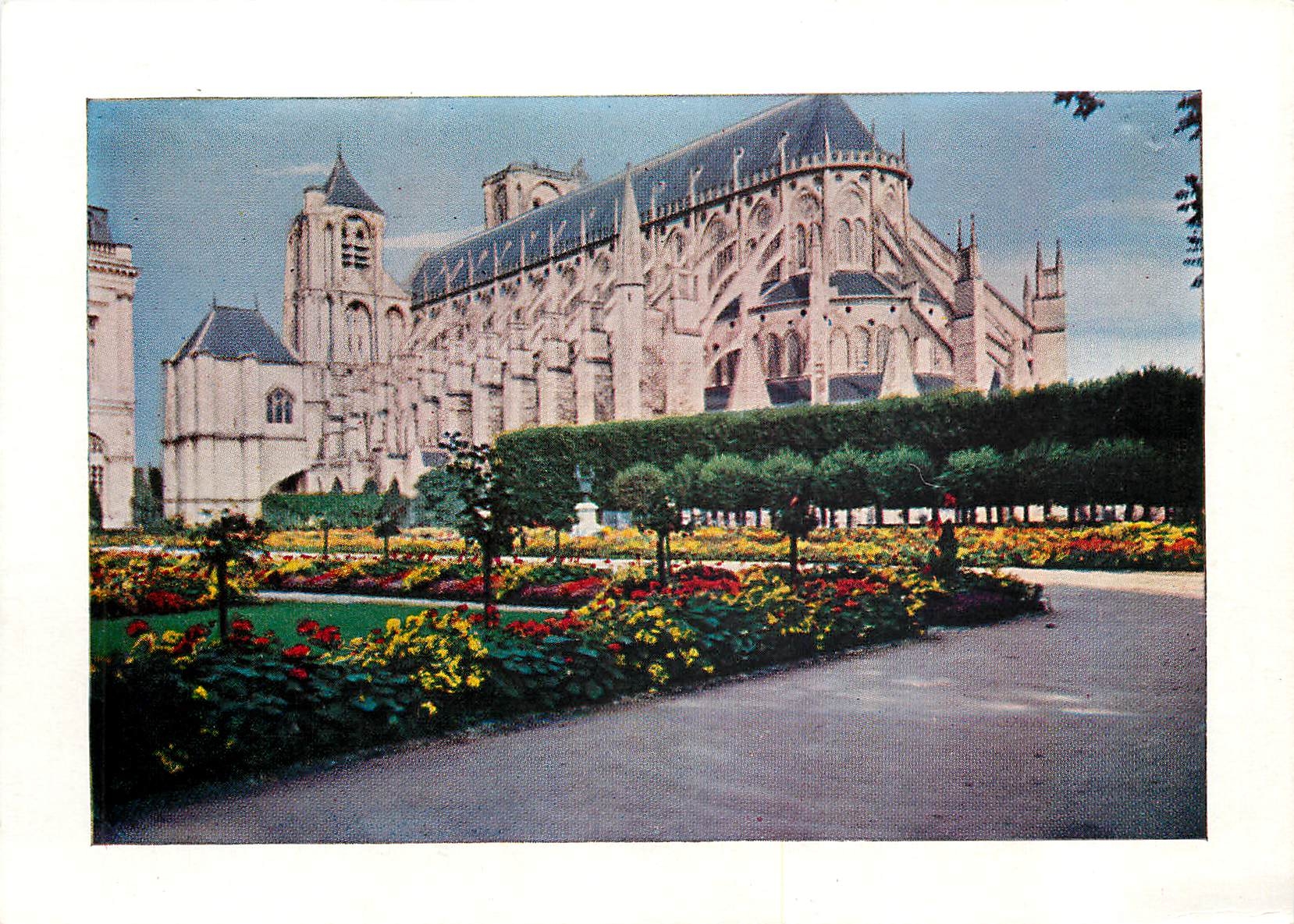 CPM Cathedrale de Bourges Vue du Jardin de l'Archeveche 