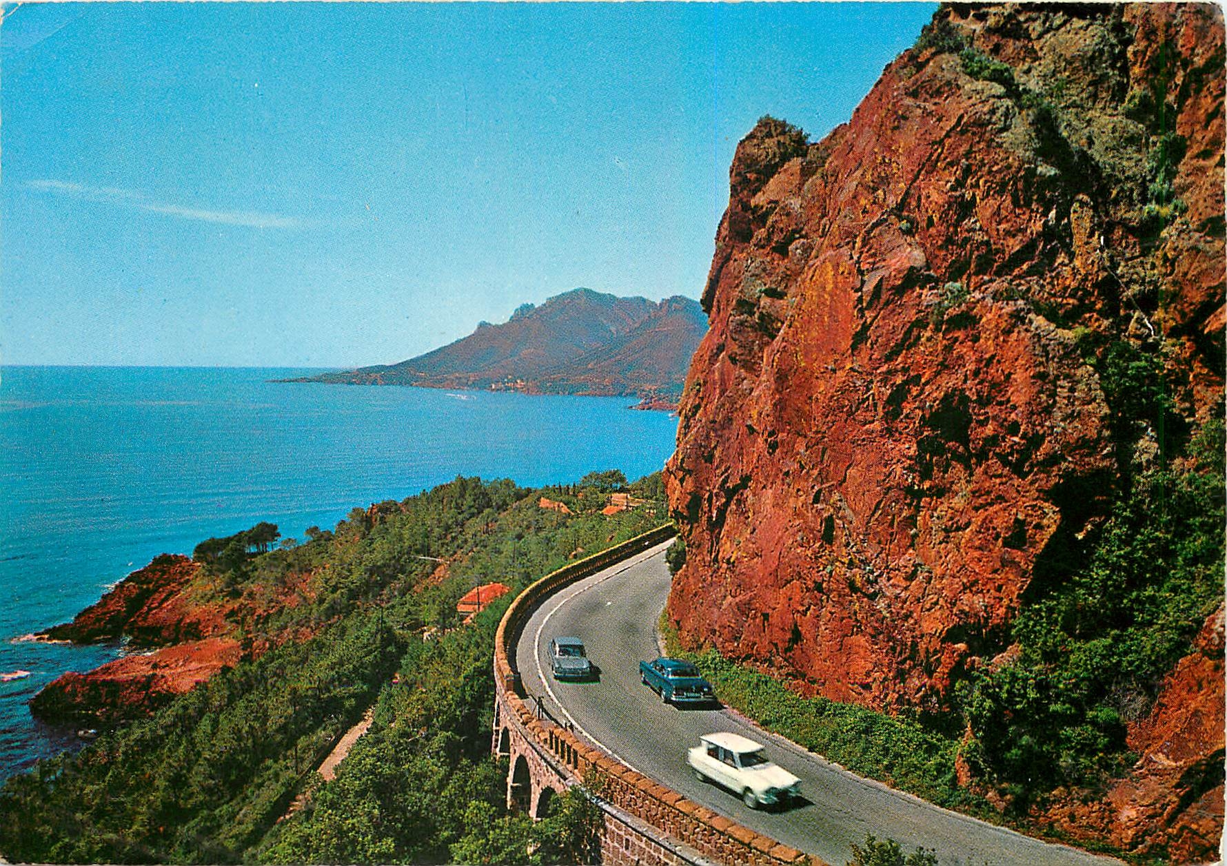 CPM Cannes Cote d'azur Les rochers rouges de l'Esterel 