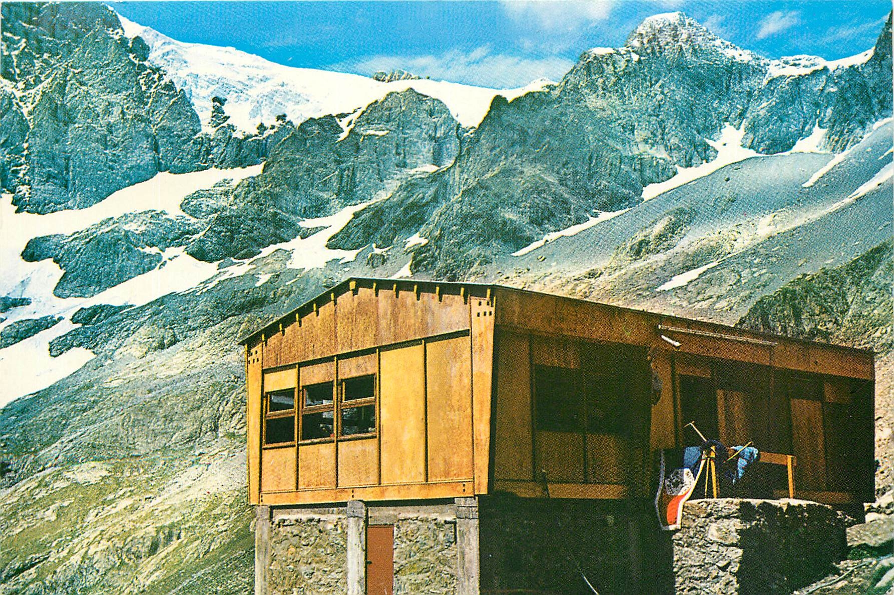 CPM Les Hautes Alpes Vallee du Valgaudemar Refuge du Pigeonnier vue sur les glaciers 