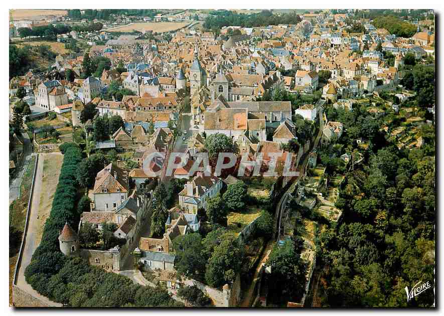 CPM Les Merveilles de l'Yonne Avallon Yonne les remparts au premier plan la promenade de la petit Po
